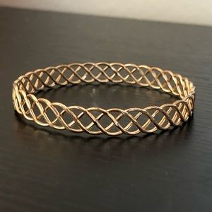 🟢 woven faux gold bangle